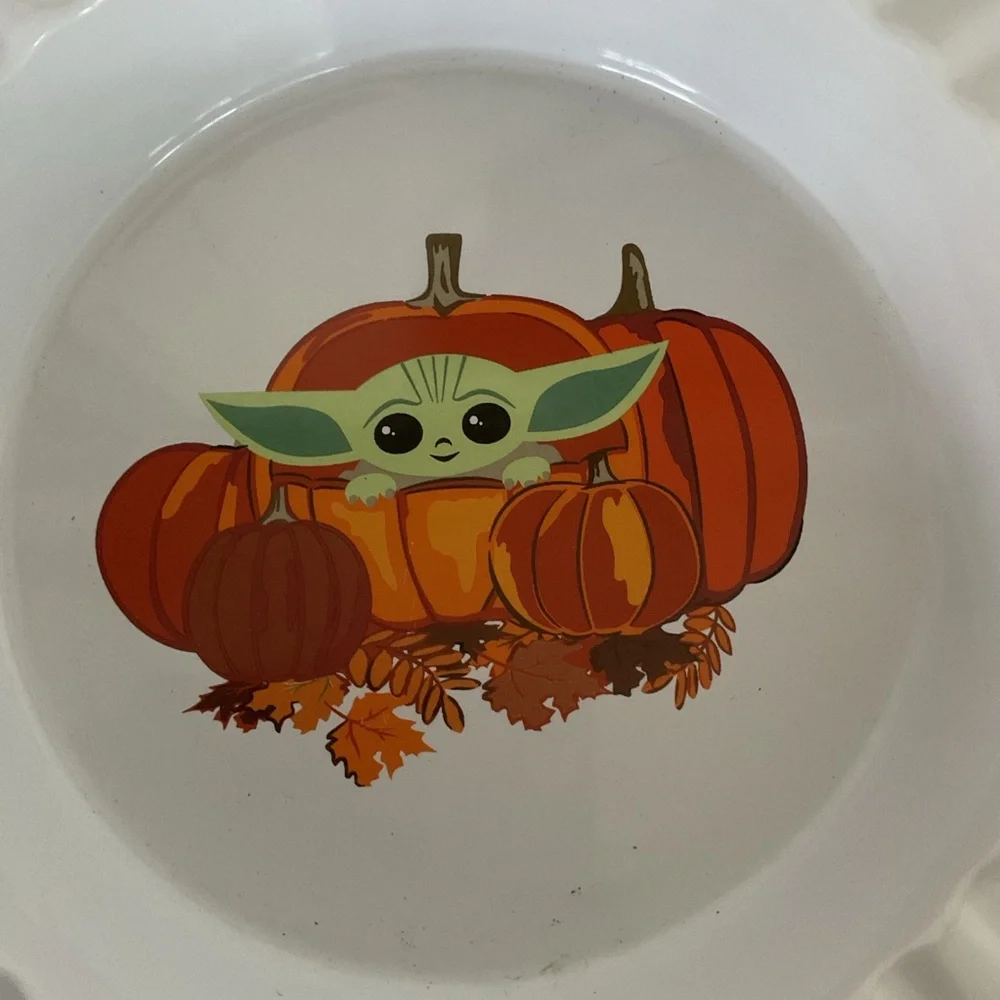 Star Wars White Pie Dish with Baby Yoda and Pumpkins